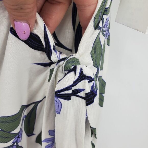 14th & Union Short Sleeve Wrap Blouse With Purple And Green Floral Print Size 1X - Picture 5 of 9